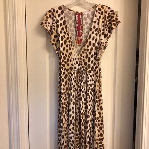 LAMB Gwen Stefani Knee-Length Flutter Sleeve Dress